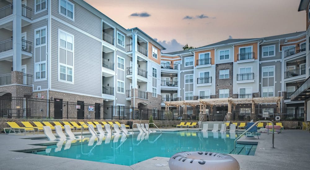 main hero 14 resort style pool eastern on 10th luxury off campus apartments near east carolina university ecu 11